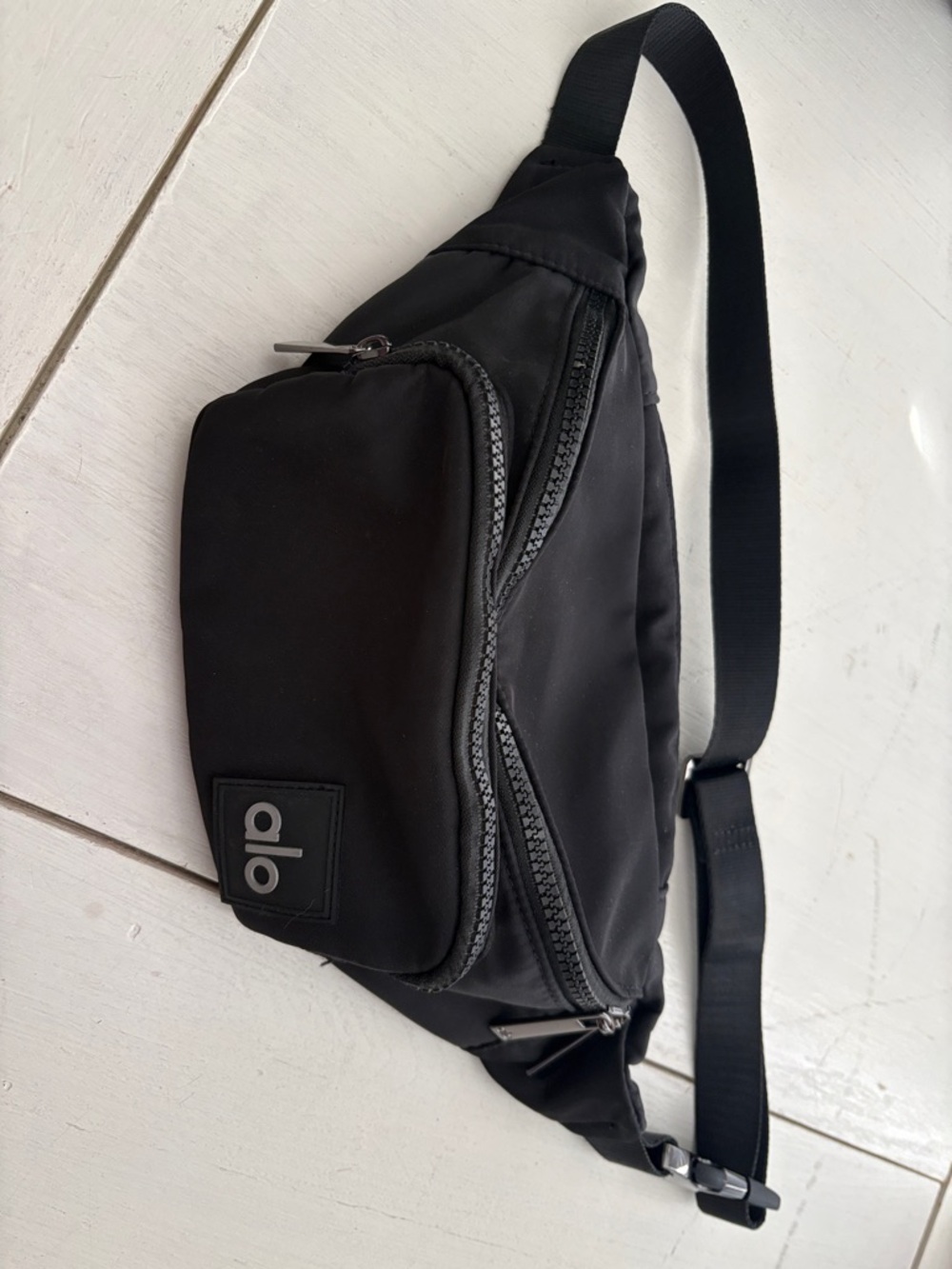 ALO Yoga Black Men/Women Sling Belt Bag